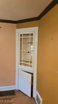 1569 Douglas Rd, Wickliffe, OH 44092 photo 3