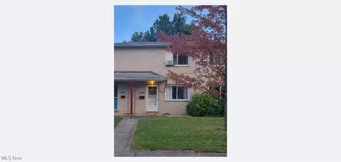 5977 Glenway Dr #B, Brook Park, OH 44142