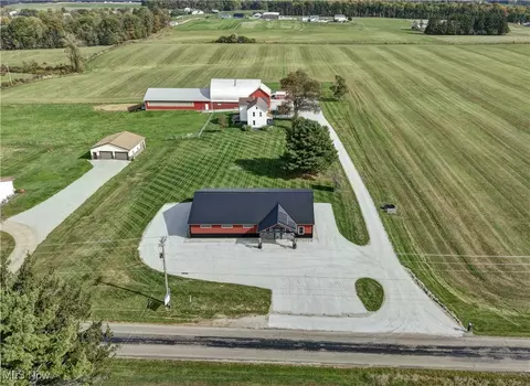 7904 Hoy Rd, Fredericksburg, OH 44627