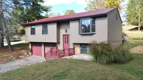 46871 E Almar Ln, Saint Clairsville, OH 43950