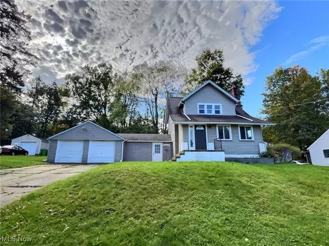 344 E Huston St, Barberton, OH 44203