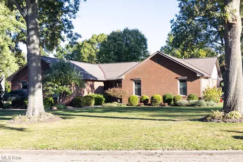 5433 Cinderford St NW, Canton, OH 44718