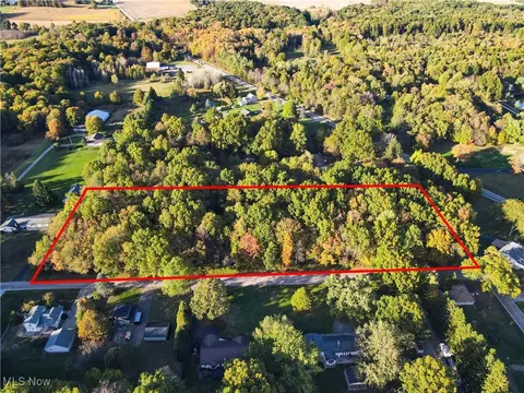 W Middletown Road, Canfield, OH 44406