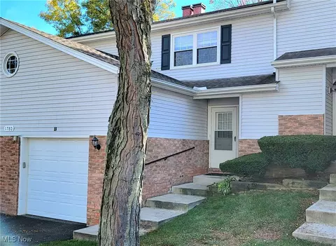 1780 Rolling Hills Dr #B, Twinsburg, OH 44087