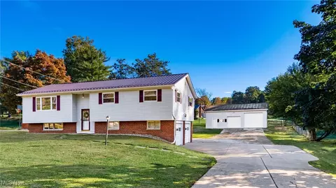 440 Stardust Cir, Zanesville, OH 43701