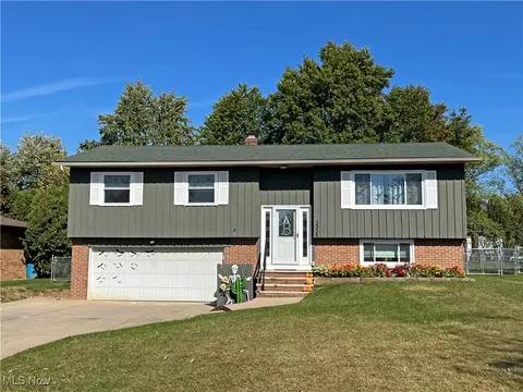 3335 Valley Forge Dr, Brunswick, OH 44212