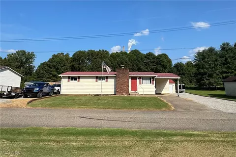 207 Walnut St, New Haven, WV 25265