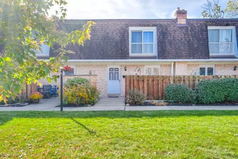 6480 State Rd #F10, Parma, OH 44134