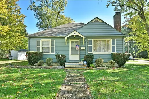 107 Hogarth Ave, Niles, OH 44446