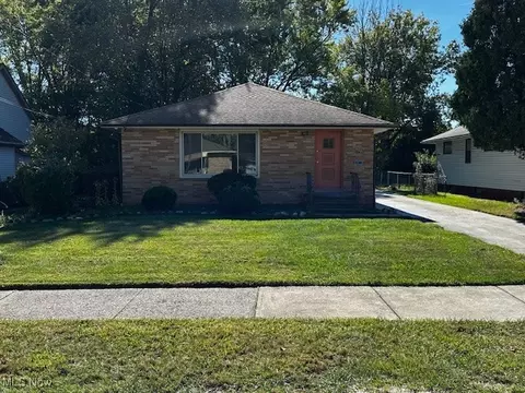22708 Jennings St, Warrensville Heights, OH 44128