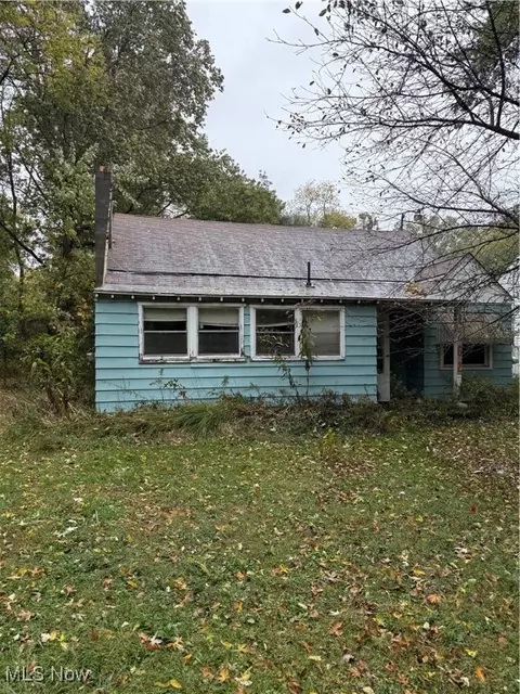 4262 Pembrook Rd, Austintown, OH 44515
