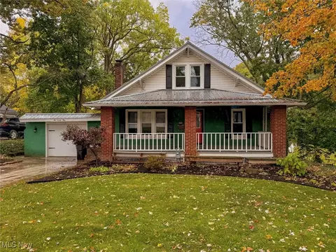 221 N Market St, Lodi, OH 44254
