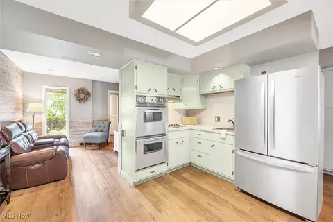 Kitchen - 245 Vassar Ave, Elyria, OH 44035 photo 3 of 3