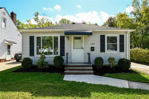 11609 Lawndale Dr, Parma Heights, OH 44130