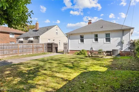 Exterior - 6096 Wareham Dr, Parma, OH 44129 photo 5 of 5