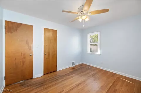Bedroom - 6096 Wareham Dr, Parma, OH 44129 photo 2 of 8