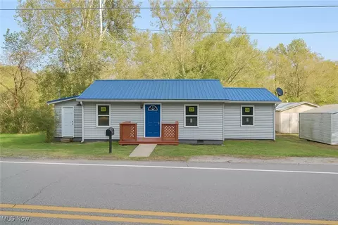 8412 Sissonville Dr, Sissonville, WV 25320