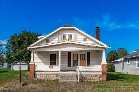 3945 Roberts Addition Rd, Zanesville, OH 43701