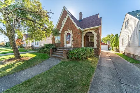 6711 Forest Ave, Parma, OH 44129
