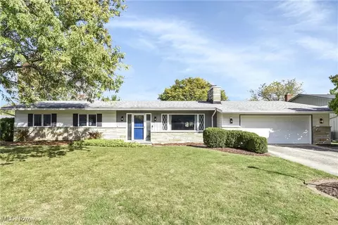 16486 S Red Rock Dr, Strongsville, OH 44136
