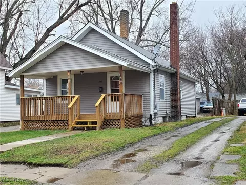 623 W 57th St, Ashtabula, OH 44004 photo 6