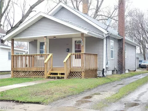 623 W 57th St, Ashtabula, OH 44004 photo 3