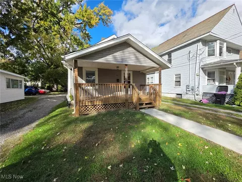 623 W 57th St, Ashtabula, OH 44004 photo 9