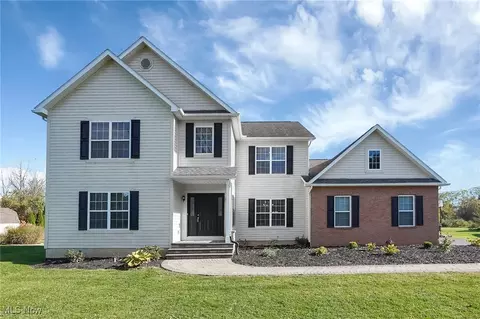 105 Zellers Ln, Pataskala, OH 43062