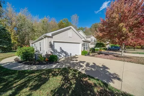740 Lakeside Dr, Avon Lake, OH 44012