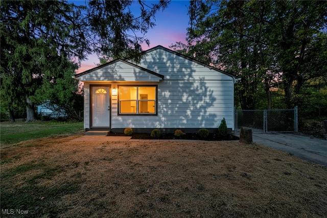 16817 Glenpark Ave, Cleveland, OH 44128