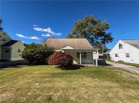 208 Roanoke Ave, Austintown, OH 44515