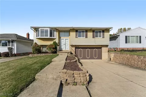 14775 Lisa Dr, Maple Heights, OH 44137