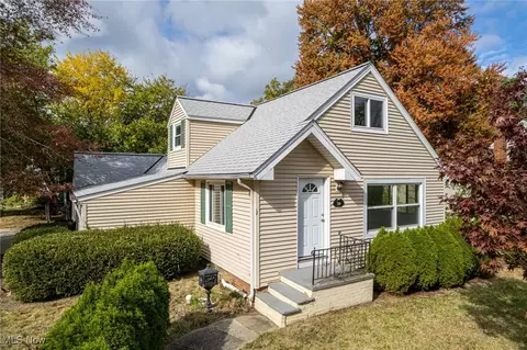126 Parkwood Ave, Avon Lake, OH 44012