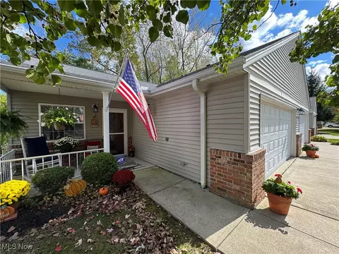 808 N Creek Dr, Painesville, OH 44077