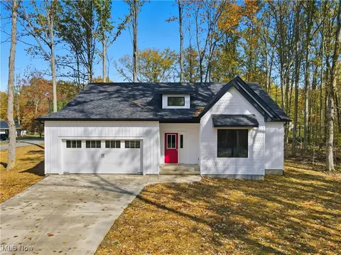 603 Oriole Dr, Roaming Shores, OH 44084