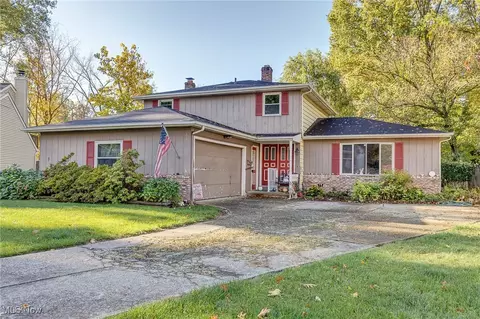 4666 Brendan Cir, North Olmsted, OH 44070
