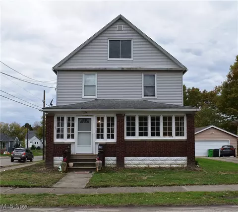 714 Orchard Ave, Barberton, OH 44203