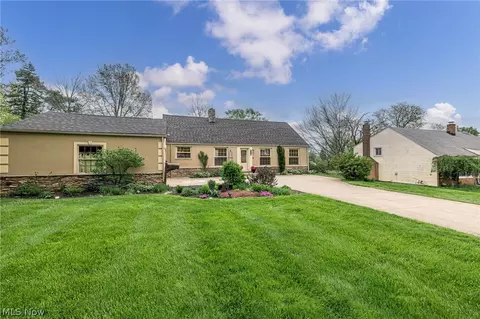 3755 Concord Dr, Beachwood, OH 44122