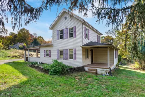 5236 Martin Dr SE, East Sparta, OH 44626