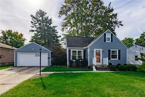 11533 Meadowbrook Dr, Parma Heights, OH 44130