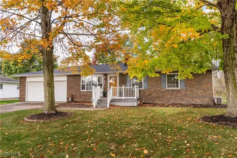 8275 Rolling Hill Ave NW, North Canton, OH 44720