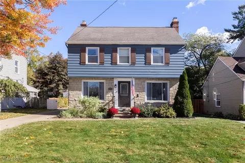 2783 Hampton Rd, Rocky River, OH 44116