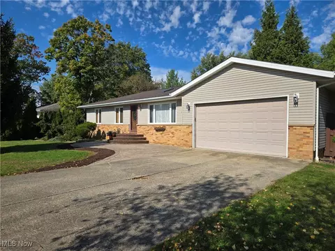 18248 Meadow Ln, Strongsville, OH 44136
