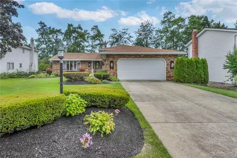 14985 Camden Cir, Strongsville, OH 44136
