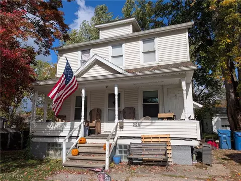 248 Myron St, Hubbard, OH 44425
