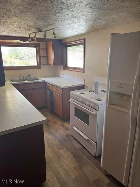 Kitchen - 211 W 58th St, Ashtabula, OH 44004 photo 2 of 2