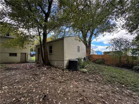 Exterior - 211 W 58th St, Ashtabula, OH 44004 photo 3 of 5