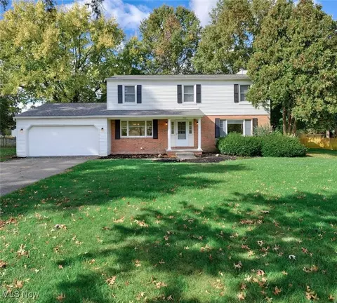 462 Gresham Dr, Fairlawn, OH 44333