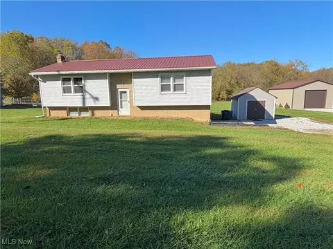 10758 Welton Rd NE, Bolivar, OH 44612