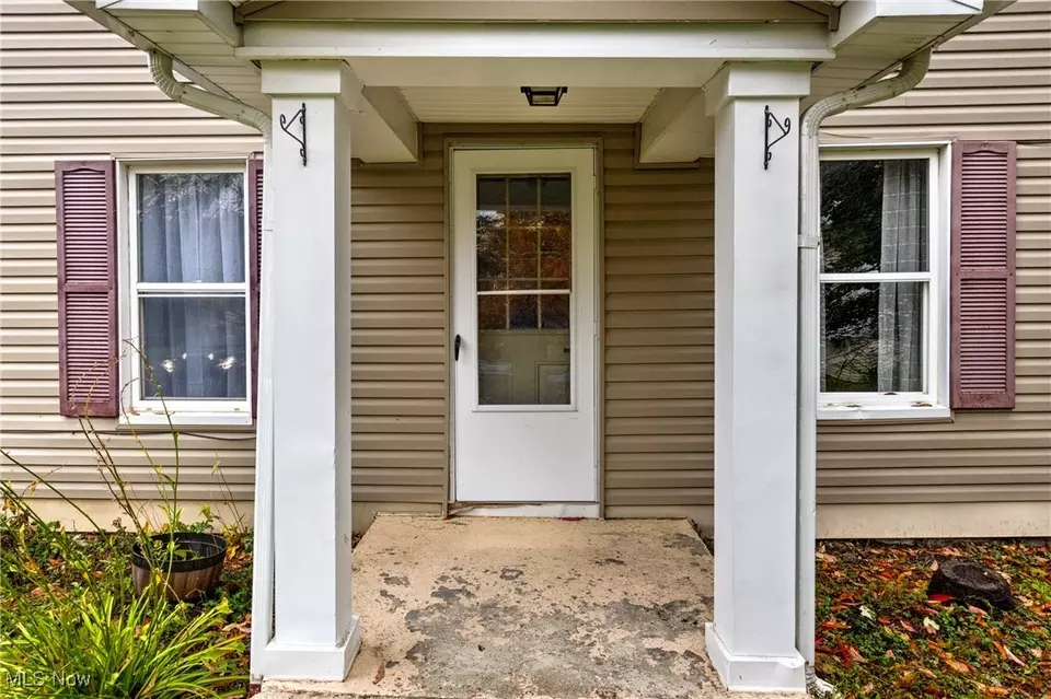 Exterior - 1651 Price Rd, Youngstown, OH 44509 photo 3 of 9